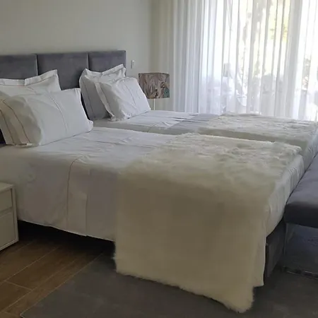 Apartment Victory Village 3b *